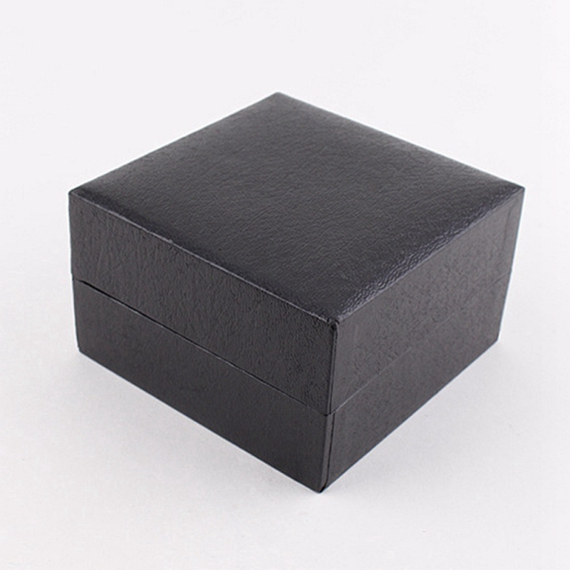 PU bőr óradoboz felnyíló fedéllel, ékszertároló funkcióval, nyomtatott logóval, 100 darabos csomag