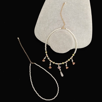 Műgyöngyökkel ellátott nyaklánc, kézzel készített golyós lánccal, organikus üvegmedállal, 2025 tavasz