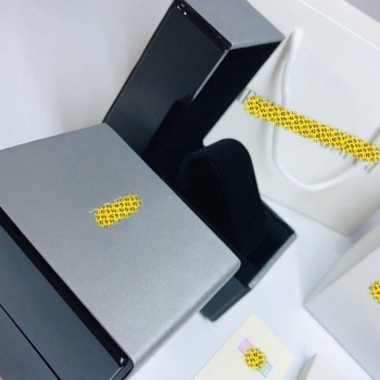 RA1926 Gyöngyvirág motívumos óradoboz — karton ékszerdoboz csomagolás, ajándékdoboz