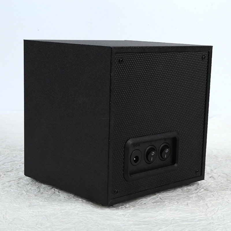 Függőleges automata órafelhúzó fa tokban, matt bőr kivitelezéssel, óra shaker