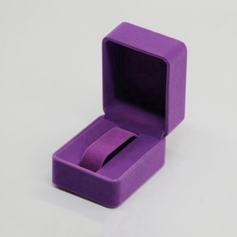 Óra- és ékszerdoboz velúr külső és belső, műanyag tok, flip-top fedél, testreszabható, importált