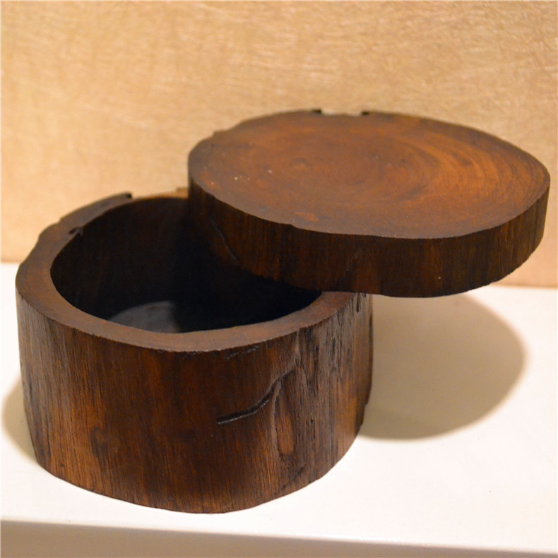 Cutie pentru bijuterii în stil sud-est asiatic, lemn masiv, rotundă