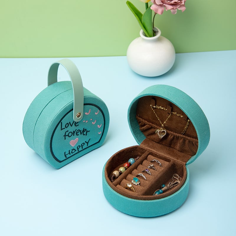 Ékszerdoboz HF250113-1, denim hímzés, félkör alakú, merev tok, hordozható