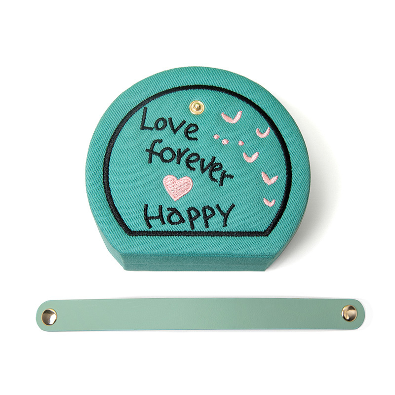 Ékszerdoboz HF250113-1, denim hímzés, félkör alakú, merev tok, hordozható