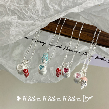 Colier din argint 925, lanț clavicular, pandantiv din argint 925, placare electroplatină, stil lux ușor (Material: argint 925; Pandantiv: argint 925; Lanț: clavicular; Proces: electroplatinare; Stil: lux ușor)