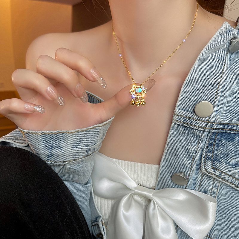 Titánacélból készült nyaklánc etnikus stílussal, unisex, keresztes lánccal, tömör drágakő bevonattal