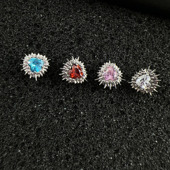 Hui Yiyue Lip Studs – Srdcovitý tvar, Diamantové osadenie, Unisex, Zmiešané materiály