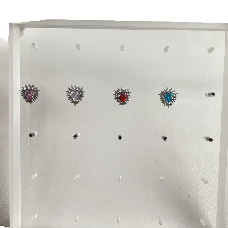 Hui Yiyue Lip Studs – Srdcovitý tvar, Diamantové osadenie, Unisex, Zmiešané materiály