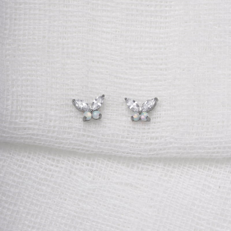 Κοσμήματα piercing από τιτάνιο με οπάλ πεταλούδα – σκουλαρίκι για αυτί και χείλος, unisex, στυλ καρτούν, φινίρισμα γλυπτικής