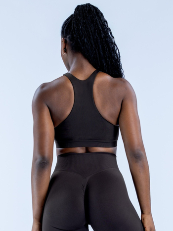 Nesijuiestos jogos sportinis liemenėlė su plonomis petnešėlėmis, kūno formos Lycra, sėdmenų pakėlimas, nugaros elastingumas, sudėtis 90% nailonas / 10% spandeksas, išleidimo metai 2025, tinkamas 18–50 metų