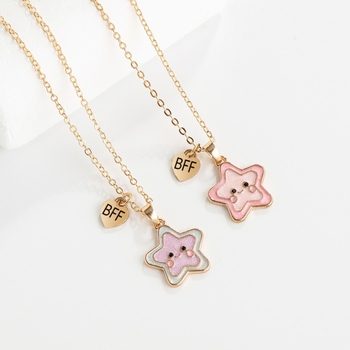 Set detských náhrdelníkov zliatiny s hviezdičkami a príveskami, kreslený štýl, povrch s kvapkou oleja, retiazka tvar postavy