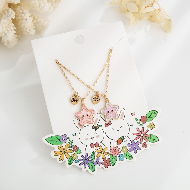 Set detských náhrdelníkov zliatiny s hviezdičkami a príveskami, kreslený štýl, povrch s kvapkou oleja, retiazka tvar postavy