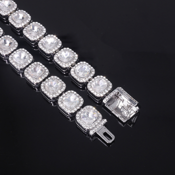 Náhrdelník s kubánskym reťazom, geometrický tvar, materiál: zliatina zinku, príves zo zliatiny zinku, elektroplátovanie