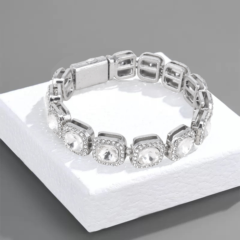 Náhrdelník s kubánskym reťazom, geometrický tvar, materiál: zliatina zinku, príves zo zliatiny zinku, elektroplátovanie