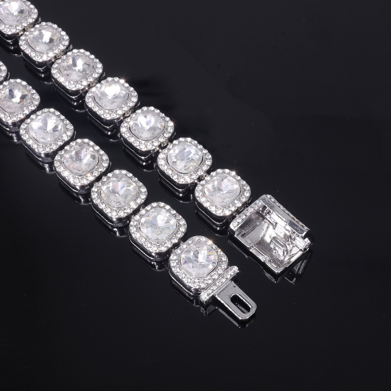 Náhrdelník s kubánskym reťazom, geometrický tvar, materiál: zliatina zinku, príves zo zliatiny zinku, elektroplátovanie