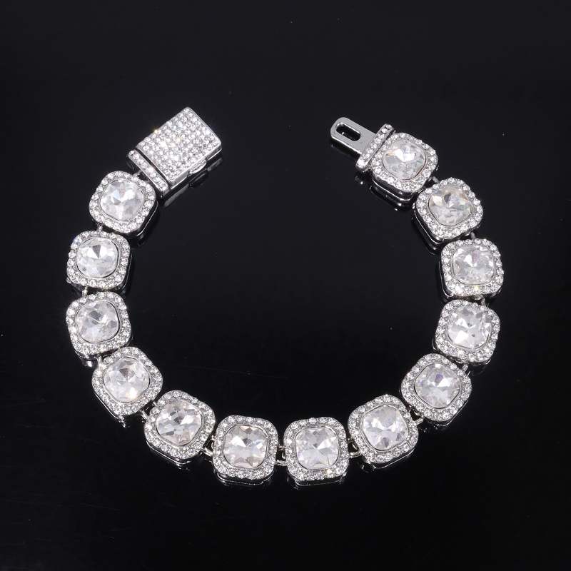 Náhrdelník s kubánskym reťazom, geometrický tvar, materiál: zliatina zinku, príves zo zliatiny zinku, elektroplátovanie