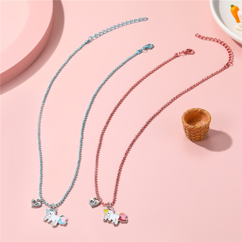 Παιδικό κολιέ με μενταγιόν μονόκερος, καρτούν στυλ; επίχρισμα με στάξεις λαδιού; υλικό: κράμα; αλυσίδα σφαιρική