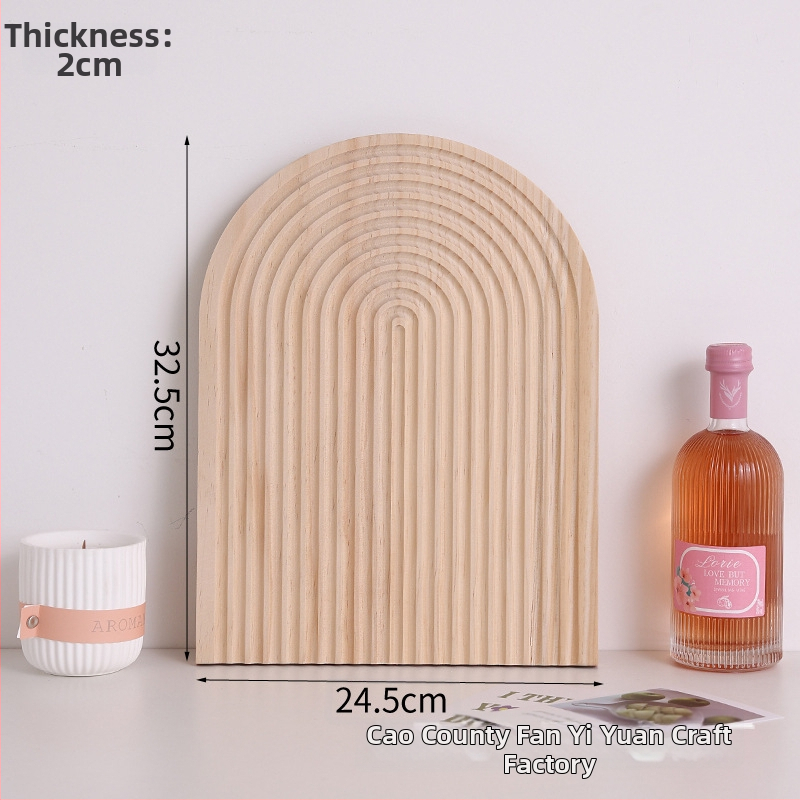 Nereguliarus medinis padėklas dekoracijoms ir laikymui, šiaurietiško stiliaus, rankomis piešta paviršius, dryžių raštas, skersmuo 11–13.9 cm.