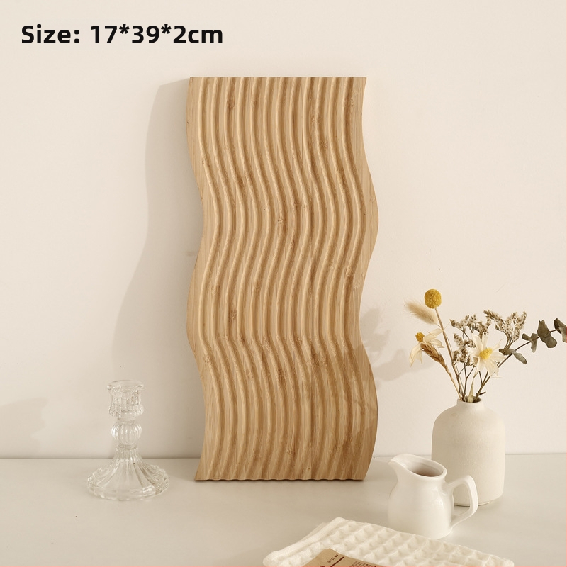 Nereguliarus medinis padėklas dekoracijoms ir laikymui, šiaurietiško stiliaus, rankomis piešta paviršius, dryžių raštas, skersmuo 11–13.9 cm.