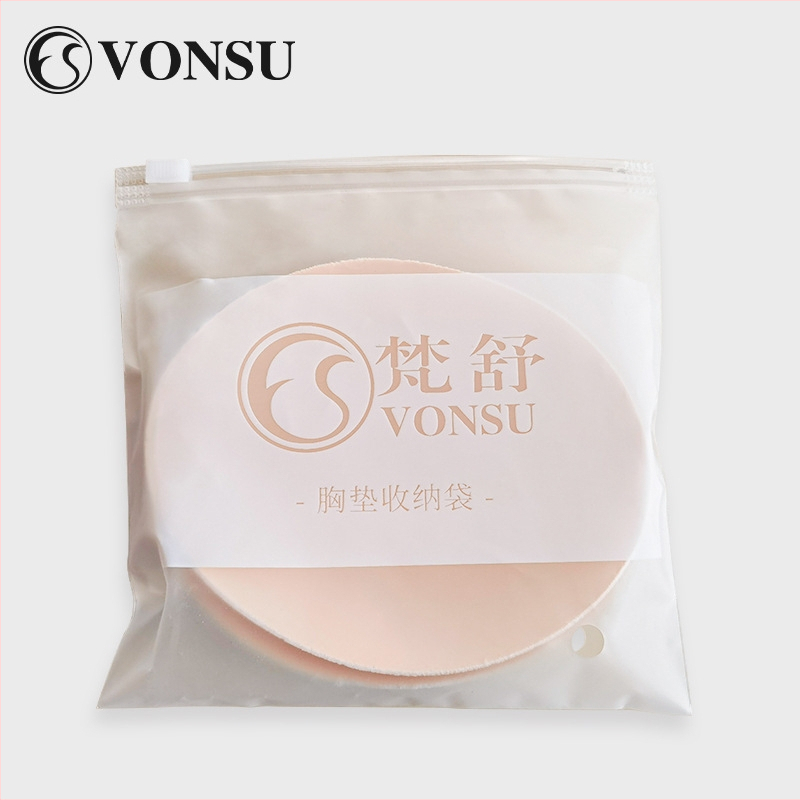 Jednodielne baletno-gymnastické telo s kruhovou vložkou na prsiach, odnímateľné a prateľné, materiál: špongia, tenká hrúbka, leto 2023