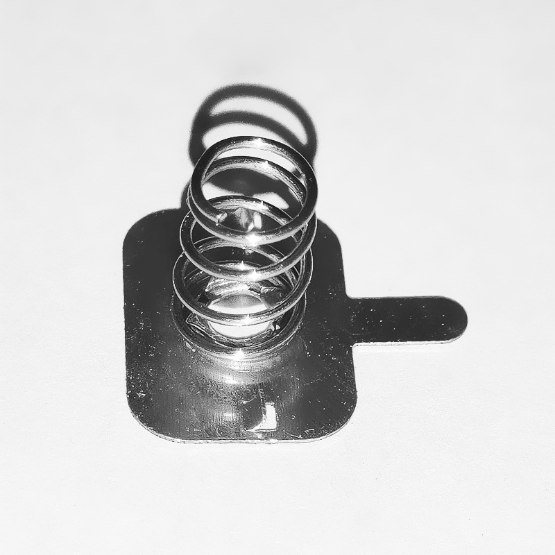 No.5 baterijas spirālveidīgs kontakts — divpolu kontakti, vadām, izturīgs pret koroziju, piemērots rotaļlietām un sadzīves ierīcēm, Garnet zīmols