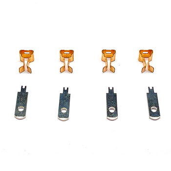 Universāls kontaktu rozete komplekts ar vara kontaktu atsperēm, kontaktu plāksnēm un korpusa ievietojumiem – saderīgs ar EU/US/UK standartiem