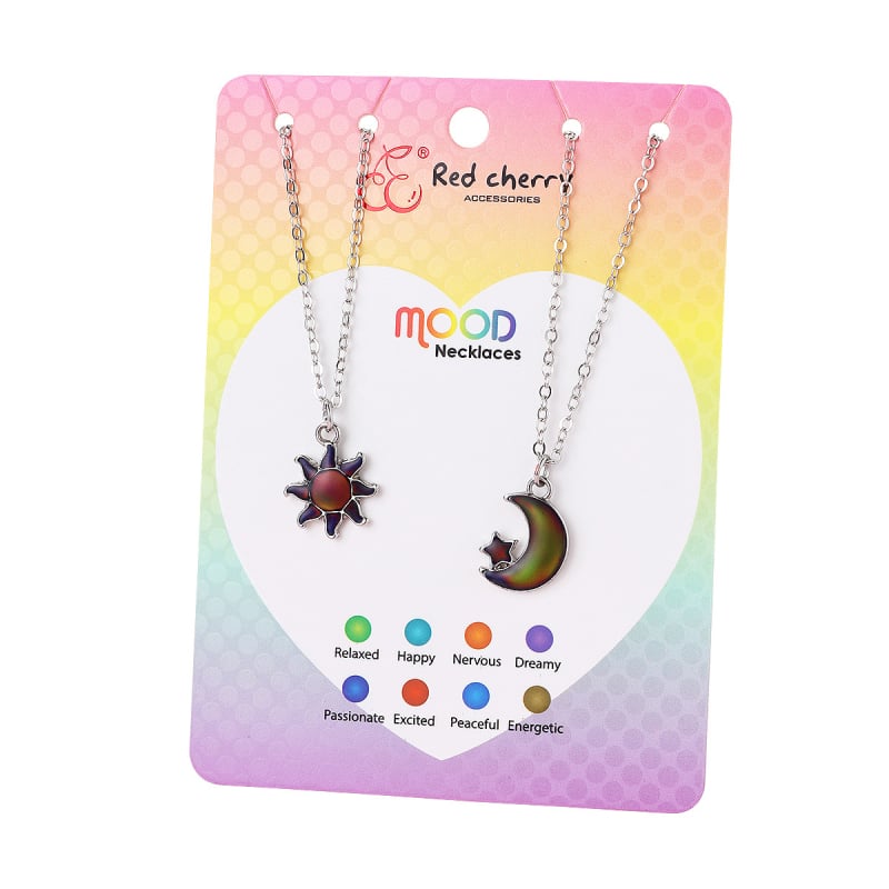 Nyaklánc Nap–Hold–Csillag formájú, ötvözet, olajcsepp-technika, hossz 41–50 cm