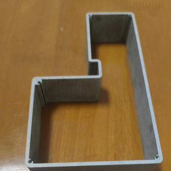 Siltuma izkliedes radiators ar alumīnija korpusu un efektīvu siltuma izkliedi (Modelis: heat sink; Materiāls: alumīnijs; Zīmols: Zhouyu Electrical Appliances)