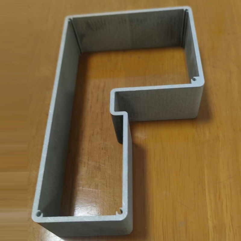 Siltuma izkliedes radiators ar alumīnija korpusu un efektīvu siltuma izkliedi (Modelis: heat sink; Materiāls: alumīnijs; Zīmols: Zhouyu Electrical Appliances)