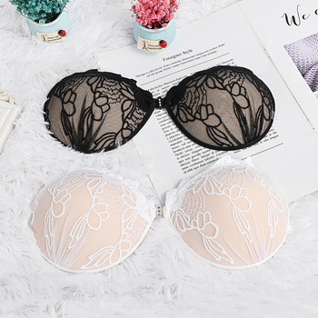 Лепенка за бюст с дантела, удебелена, гел лепило, кръгла форма, събиране и против разпространяване, без презрамки