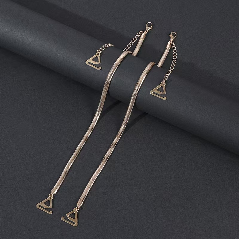 Nailoniniai liemenėlės dirželiai su plonomis metalinėmis juostelėmis — nematomas dizainas, atvira nugara, reguliuojami, moterims; tinka kasdieniam dėvėjimui, vestuvėms ir maudymuisi