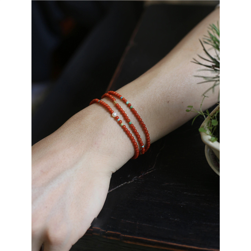 Гривна от агат — ръчна изработка, женски фееричен стил, свеж и сладък, пролет 2025