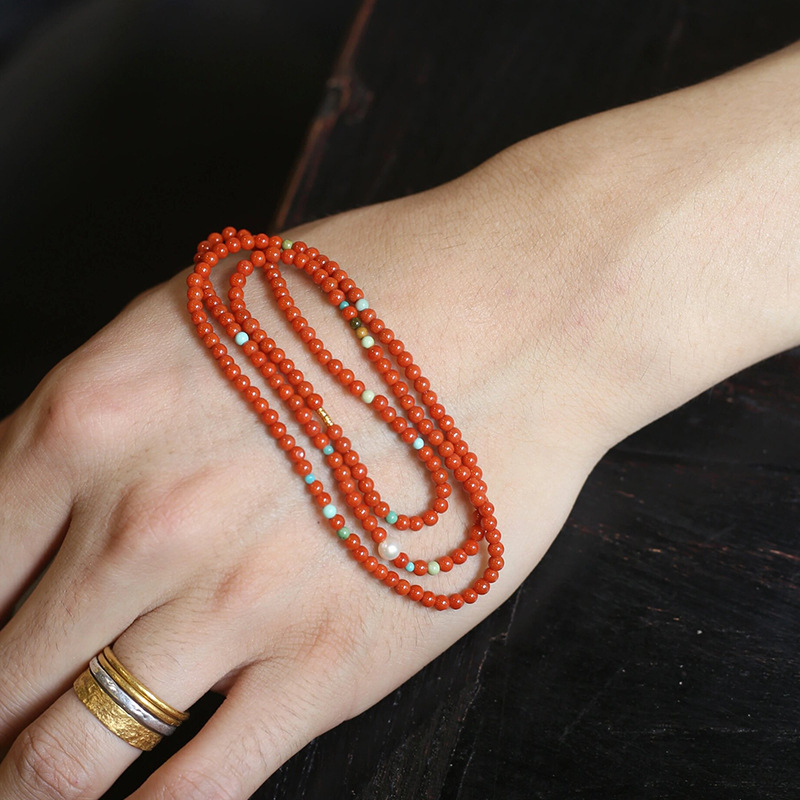 Гривна от агат — ръчна изработка, женски фееричен стил, свеж и сладък, пролет 2025