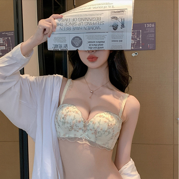 Безжичен бюстгальтер с дантела, чашка 3/4, нейлонова основа, памучна подплата 70–80%, откачващи се двойни презрамки