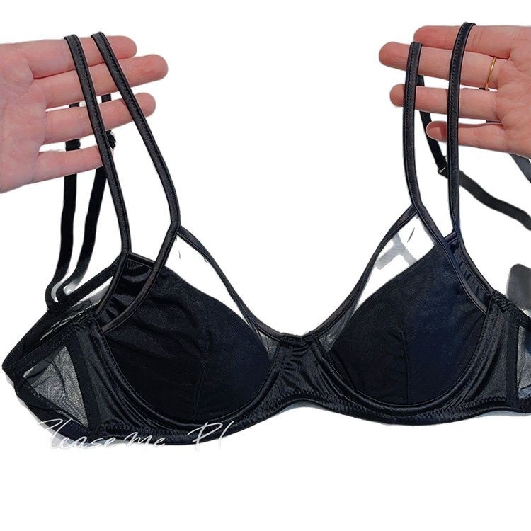 Liemenėlė iš tinklo, kaušiai 3/4, ploni formuojantys kaušiai, fiksuoti dvigubi petnešos, nugaros dviejų eilių kabliukų užsegimas; surinkimo efektas, kvėpuojanti, push-up, reguliuojama, patogi