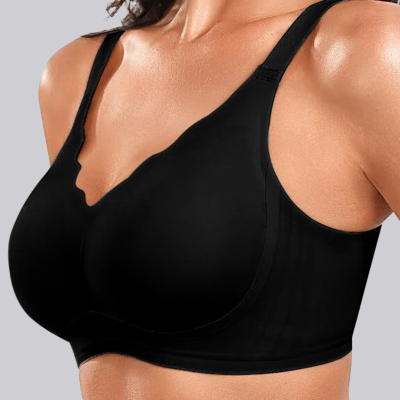 Дамски сутиен от найлон с мека опора, безшевен модел, чашка 3/4 с тънък горен ръб и по-дебел долен ръб, фиксирани двойни презрамки, задно закопчаване с четири реда куки