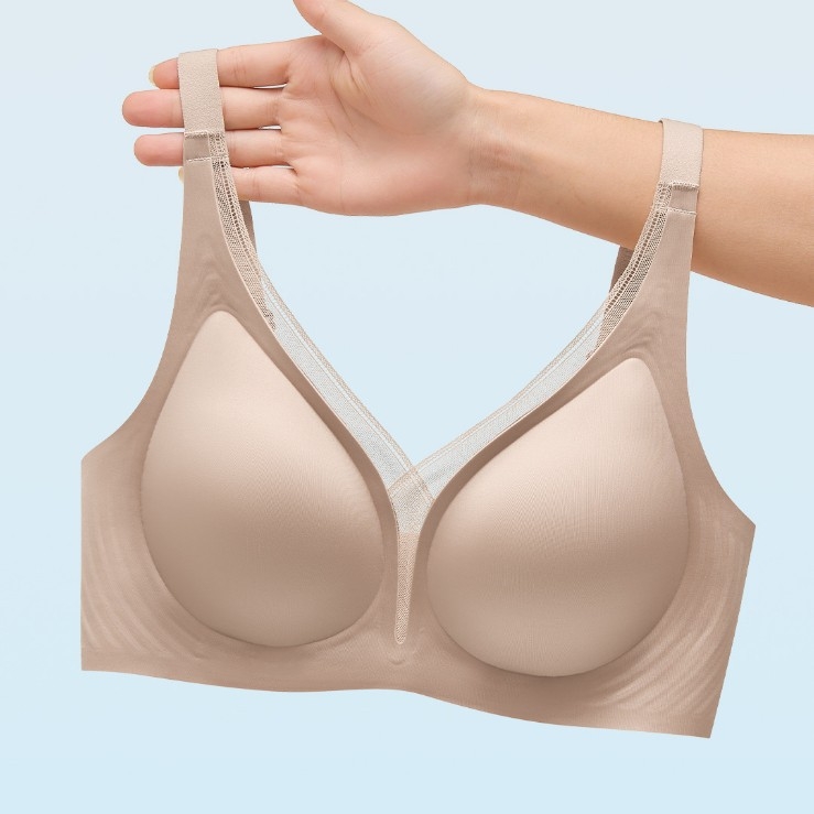 Apatiniai su V kaklu, be siuvimo, minkšta palaikymo ir šoninis formavimas; išorė nailonas, įdaila nailonas 70–80%; latex formuojantys kupštai; fiksuoti dvigubi petnešos; nugaros užsegimas keturiomis sagomis; kupų dydis 1/4; stilius liemenės luksas; Prekė: 