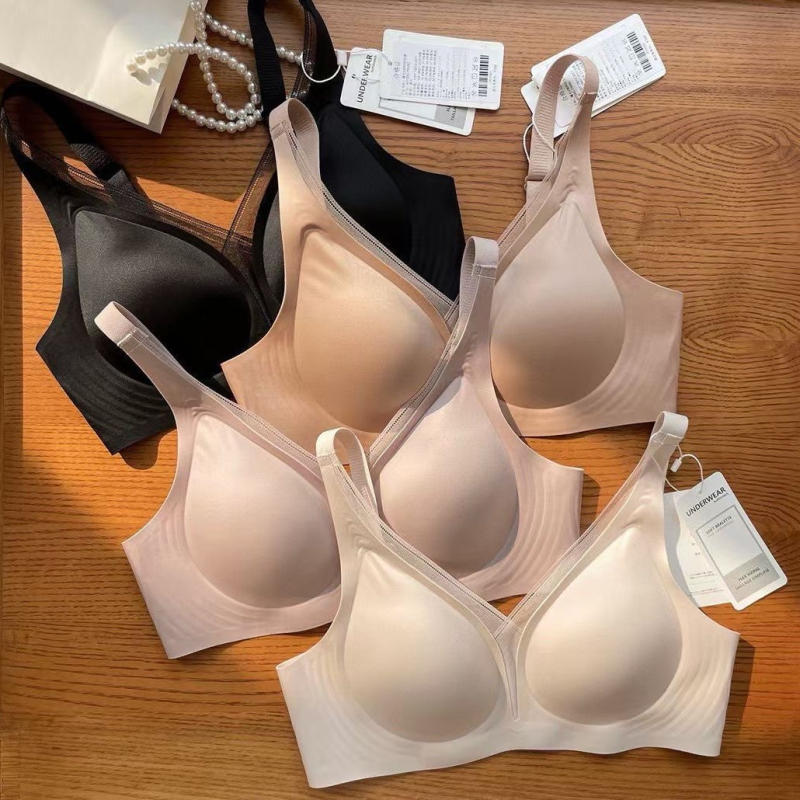 Apatiniai su V kaklu, be siuvimo, minkšta palaikymo ir šoninis formavimas; išorė nailonas, įdaila nailonas 70–80%; latex formuojantys kupštai; fiksuoti dvigubi petnešos; nugaros užsegimas keturiomis sagomis; kupų dydis 1/4; stilius liemenės luksas; Prekė: 