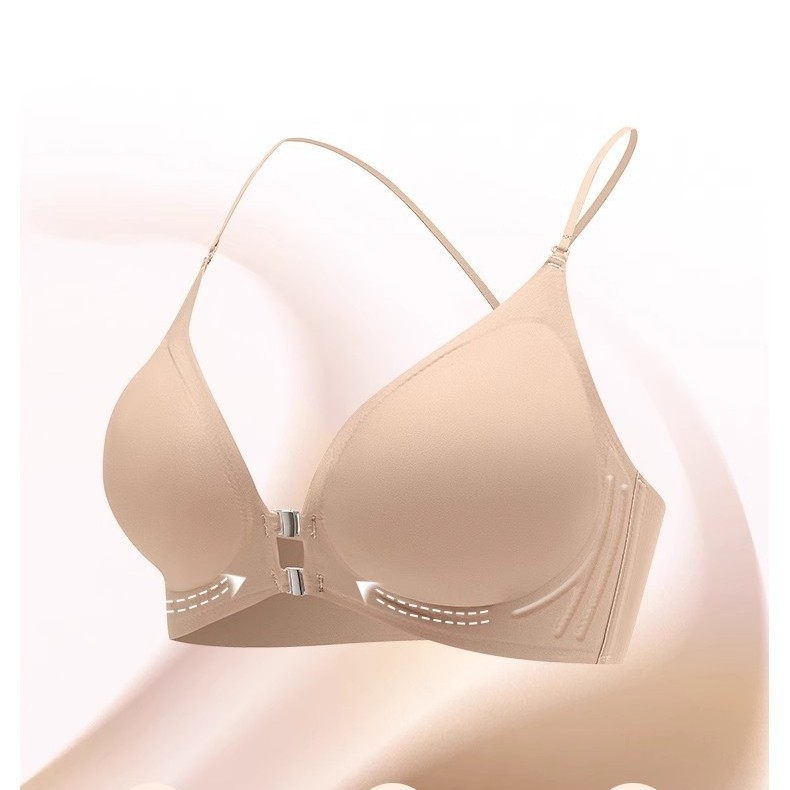 Poliesteru krūšturis ar 3/4 kausiem, plāni formēti kausi, priekšējā aizdare ar sprūdrāmi, noņemamās dubultās siksnas, elpojošs, aizmugures veidošana