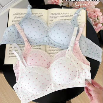 Безшевен дантелен бюстгальтер, 3/4 чашка, тънък формован панел с пяна, найлон със спандекс, закопчаване на гърба с три реда куки, презрамки фиксирани