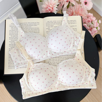 Безшевен дантелен бюстгальтер, 3/4 чашка, тънък формован панел с пяна, найлон със спандекс, закопчаване на гърба с три реда куки, презрамки фиксирани