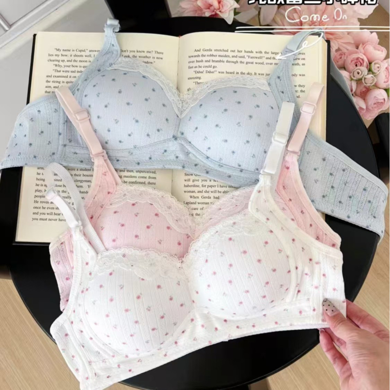 Безшевен дантелен бюстгальтер, 3/4 чашка, тънък формован панел с пяна, найлон със спандекс, закопчаване на гърба с три реда куки, презрамки фиксирани