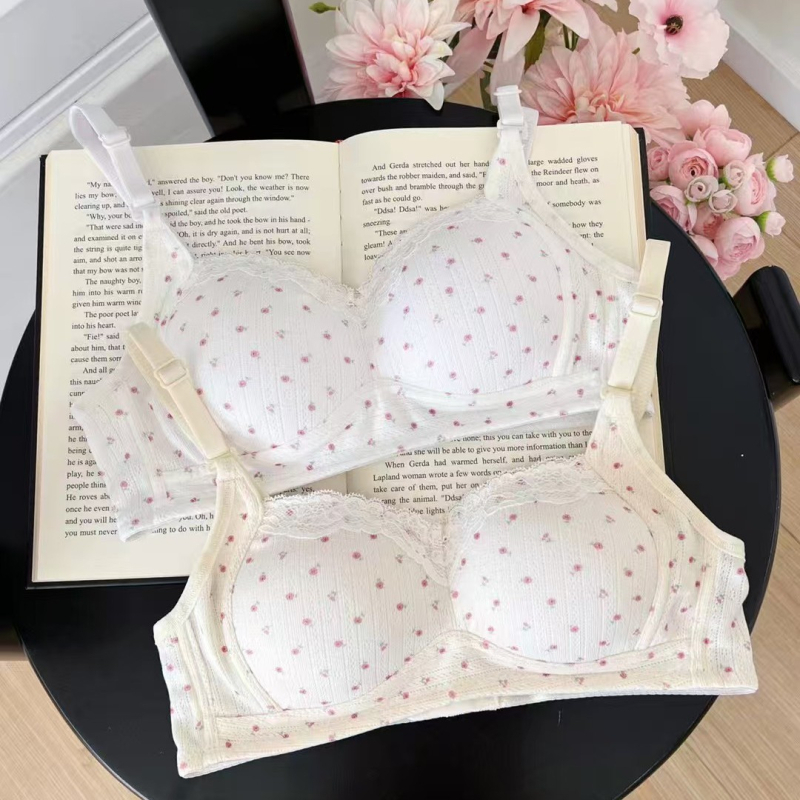 Безшевен дантелен бюстгальтер, 3/4 чашка, тънък формован панел с пяна, найлон със спандекс, закопчаване на гърба с три реда куки, презрамки фиксирани