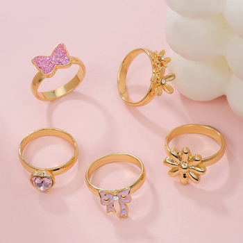 Детски пръстен от сплав, сърцевидна форма, кристали, стил карикатура принцеса, вградени камъни.