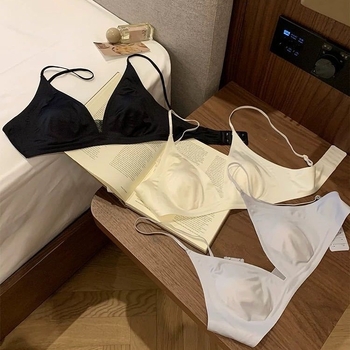 Bešavni ženski push-up grudnjak s čvrsto oblikovanim košaricama, 3/4 košarice, stražnje kopčanje s tri reda kukica, prozračan