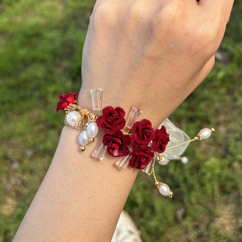 Vestuvinė rankų apyrankė iš audinio, rankų darbo, su konvalijų varpelio motyvu