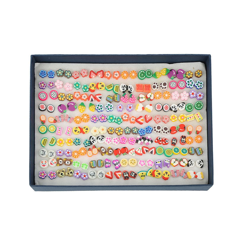 Cercei Stud din feliuțe moi de ceramică – motive fructe, animale și flori; stil coreean pentru copii; amestec aleator de motive; posturi din plastic hipoalergenice