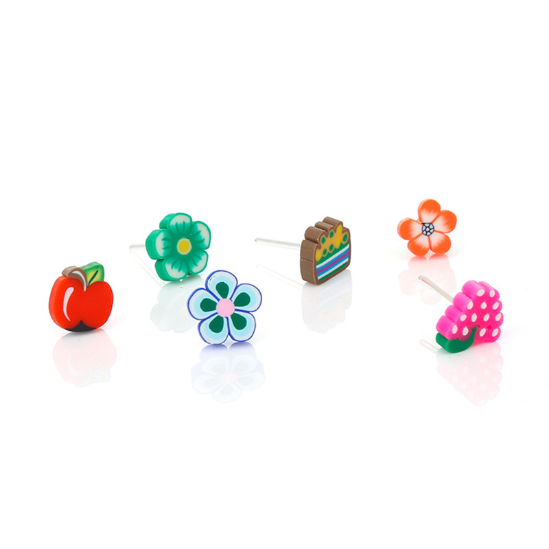 Cercei Stud din feliuțe moi de ceramică – motive fructe, animale și flori; stil coreean pentru copii; amestec aleator de motive; posturi din plastic hipoalergenice