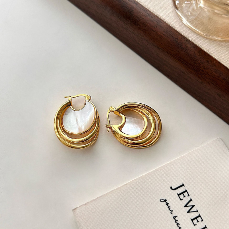 Cercei geometrice din cupru, stil Old Money, motiv Fritillaria, retro literar