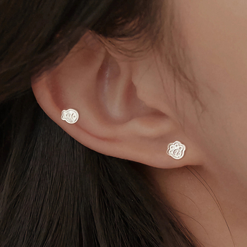 Cercei din argint pur S999, design mic de pește cu labă de pisică, asimetrici, închidere cu șurub, cercei casual pentru femei